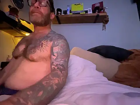 Snapshot of Tattooednakedguy chatting on 04/06/26, 01:14 Tattooednakedguy online show from 04/06/26, 01:14