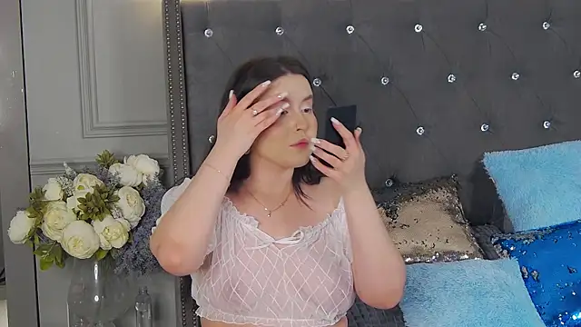 Snapshot of TrishaWinslet chatting on 01/10/25, 03:58 TrishaWinslet online show from 01/10/25, 03:58