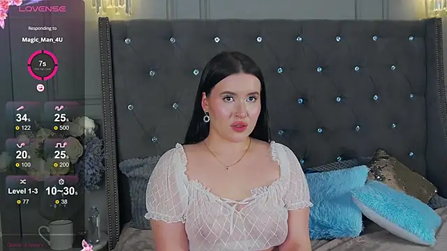 Snapshot of TrishaWinslet chatting on 01/13/25, 01:56 TrishaWinslet online show from 01/13/25, 01:56