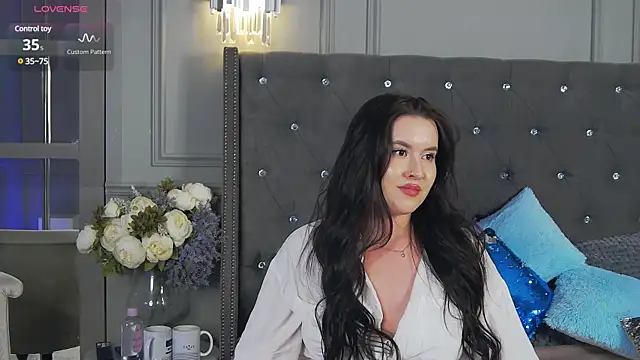 Snapshot of TrishaWinslet chatting on 01/31/25, 07:18 TrishaWinslet online show from 01/31/25, 07:18