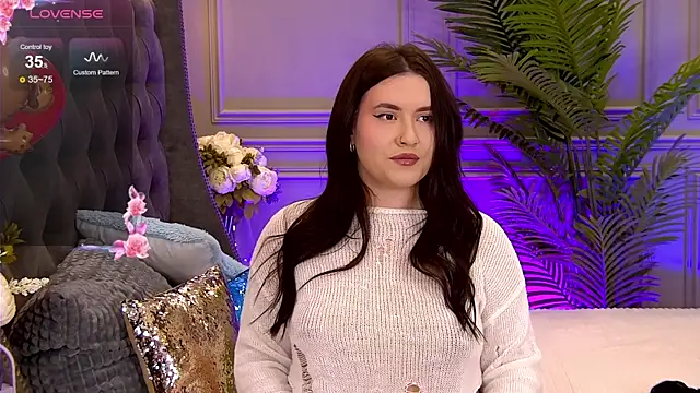 Snapshot of TrishaWinslet chatting on 02/22/25, 03:01 TrishaWinslet online show from 02/22/25, 03:01