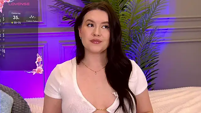 Snapshot of TrishaWinslet chatting on 02/25/25, 07:52 TrishaWinslet online show from 02/25/25, 07:52