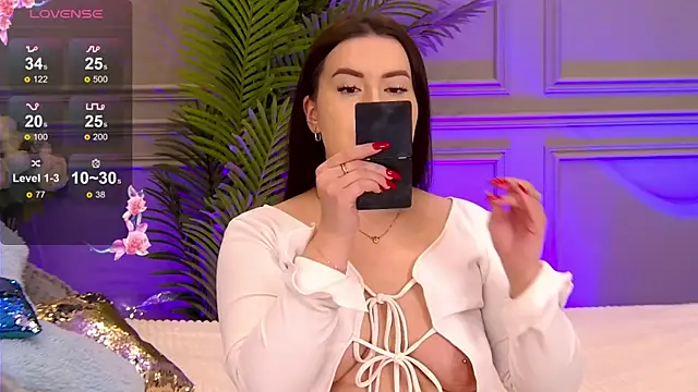 Snapshot of TrishaWinslet chatting on 03/05/25, 03:29 TrishaWinslet online show from 03/05/25, 03:29