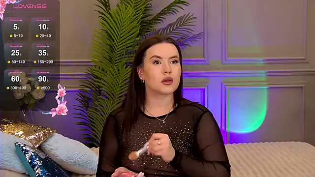 Snapshot of TrishaWinslet chatting on 03/08/25, 04:01 TrishaWinslet online show from 03/08/25, 04:01