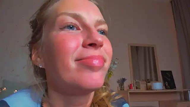 Snapshot of Jeanne_Williams chatting on 12/03/25, 02:48 Jeanne Williams online show from 12/03/25, 02:48