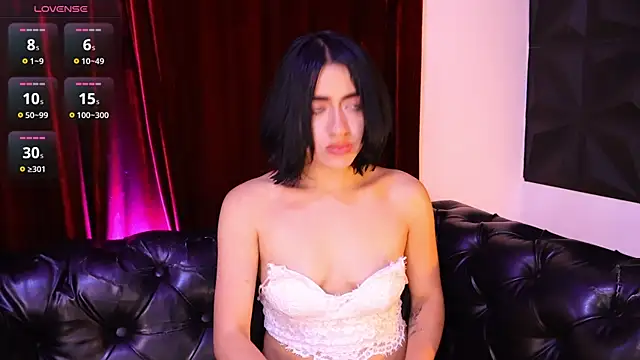 KasiaNoir  online show from 04/11/26, 12:37