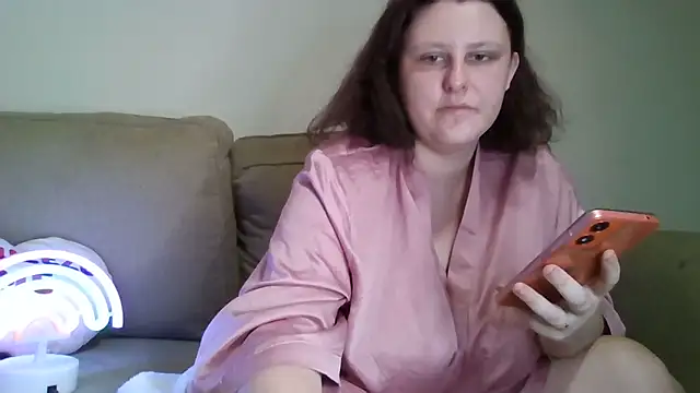 Snapshot of tvshtvsh24 chatting on 02/07/25, 09:37 tvshtvsh24 online show from 02/07/25, 09:37