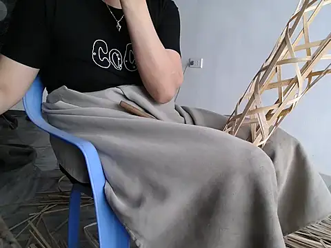 Snapshot of nolame18xxx chatting on 03/15/26, 03:23 nolame18xxx online show from 03/15/26, 03:23