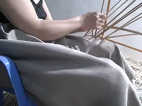 Snapshot of nolame18xxx chatting on 04/11/26, 11:36 nolame18xxx online show from 04/11/26, 11:36