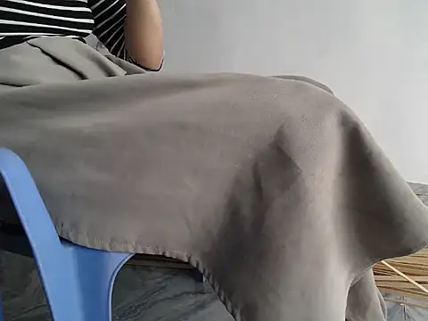 Snapshot of nolame18xxx chatting on 04/13/26, 02:39 nolame18xxx online show from 04/13/26, 02:39