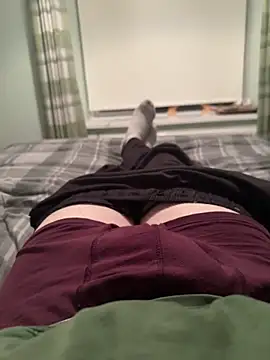 boholad8 online show from 12/28/24, 06:29