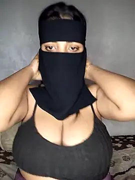 Snapshot of Narimane_maroc chatting on 11/24/25, 01:05 Narimane maroc online show from 11/24/25, 01:05