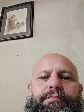 Snapshot of AlexandruCsaba chatting on 10/29/25, 09:33 AlexandruCsaba online show from 10/29/25, 09:33