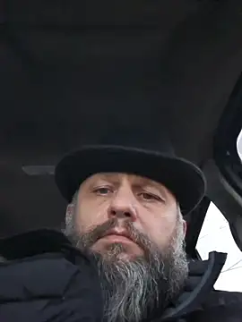 Snapshot of AlexandruCsaba chatting on 11/19/25, 02:50 AlexandruCsaba online show from 11/19/25, 02:50