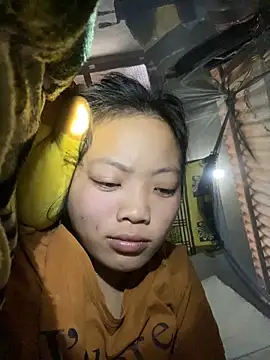 Snapshot of chaomay796xo chatting on 01/04/25, 05:37 chaomay796xo online show from 01/04/25, 05:37