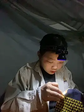 Snapshot of chaomay796xo chatting on 01/15/25, 01:20 chaomay796xo online show from 01/15/25, 01:20