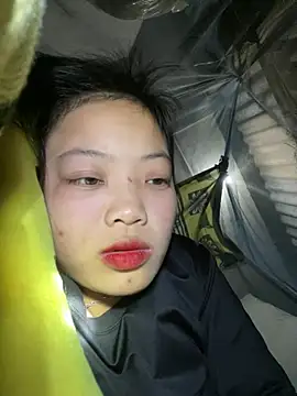 Snapshot of chaomay796xo chatting on 02/15/25, 02:22 chaomay796xo online show from 02/15/25, 02:22