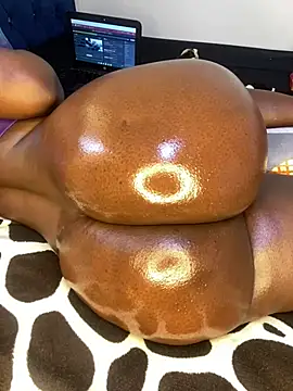 Snapshot of firewaist chatting on 03/12/25, 10:26 firewaist online show from 03/12/25, 10:26