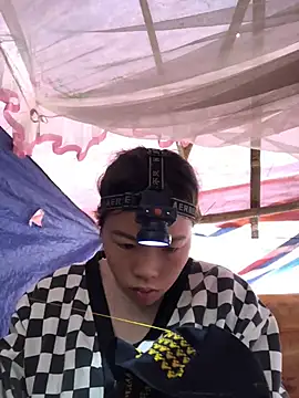 Snapshot of ngoclothingoc9en chatting on 12/16/24, 01:21 ngoclothingoc9en online show from 12/16/24, 01:21