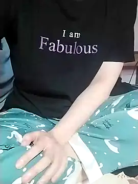 Snapshot of ngoclothingoc9en chatting on 03/13/25, 12:05 ngoclothingoc9en online show from 03/13/25, 12:05