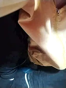 Snapshot of ngoclothingoc9en chatting on 03/17/25, 12:04 ngoclothingoc9en online show from 03/17/25, 12:04