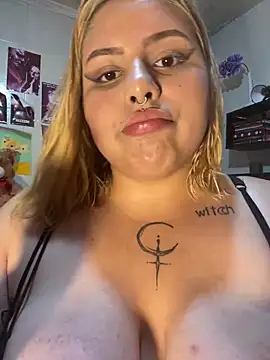 CrisyFerreira online show from 03/04/25, 09:11