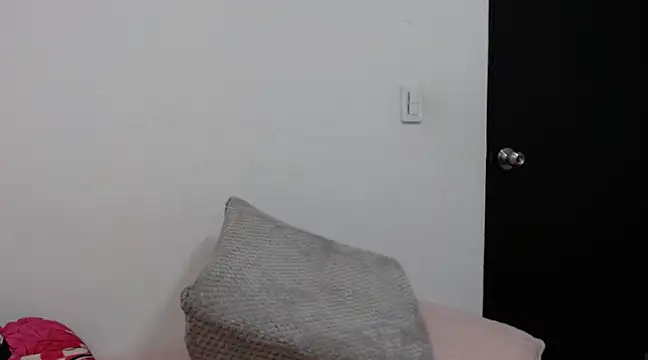 jjulietha95 online show from 02/09/25, 06:33