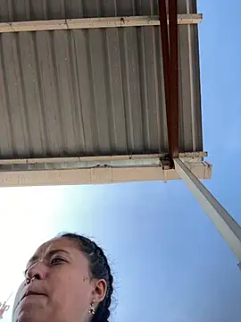 jjulietha95 online show from 02/09/25, 08:45