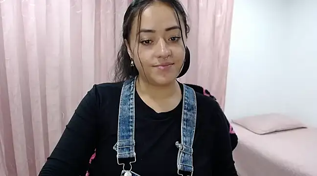 jjulietha95 online show from 02/14/25, 01:34