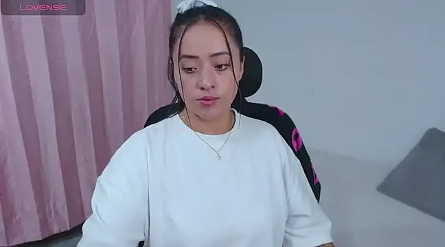 jjulietha95 online show from 03/03/25, 03:52