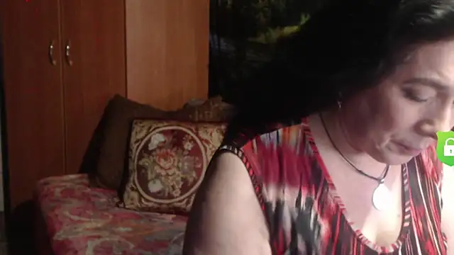 Snapshot of RositaSky chatting on 02/08/25, 11:33 RositaSky online show from 02/08/25, 11:33