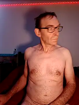 Snapshot of Yggdrasill__ chatting on 10/25/25, 04:42 Yggdrasill online show from 10/25/25, 04:42