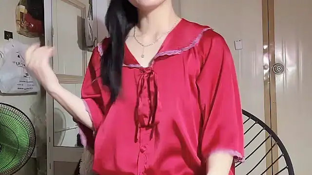 LinhChi 9x online show from 03/26/26, 01:17