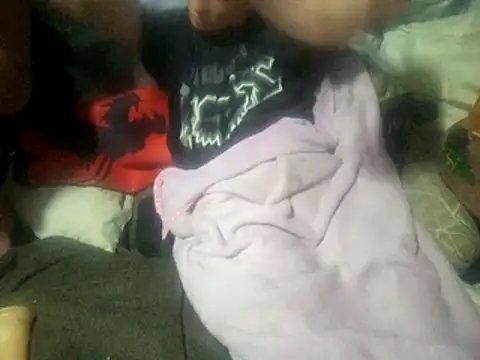 Snapshot of AwesomeUs chatting on 04/24/26, 01:08 AwesomeUs online show from 04/24/26, 01:08