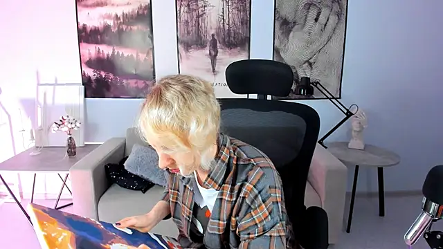 LylithSkye online show from 01/08/25, 08:38