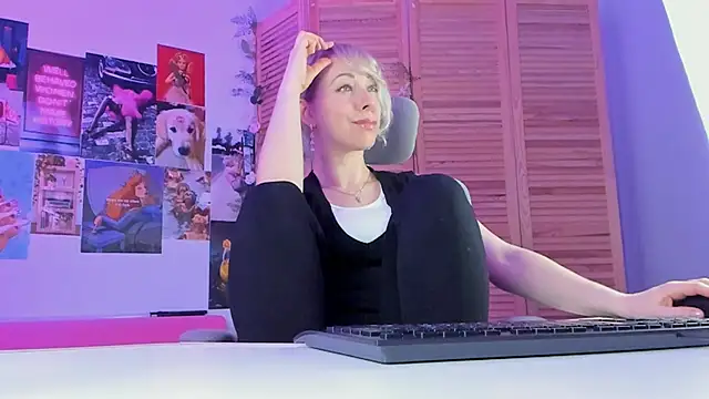 LylithSkye online show from 01/22/25, 01:53