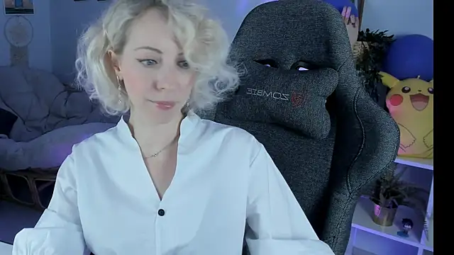 LylithSkye online show from 02/01/25, 12:05