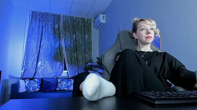 LylithSkye online show from 02/21/26, 11:33