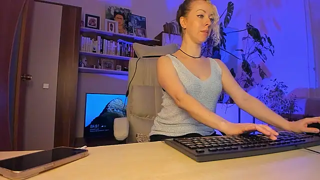 Snapshot of LylithSkye chatting on 03/28/26, 02:49 LylithSkye online show from 03/28/26, 02:49