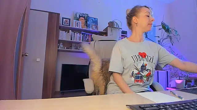 Snapshot of LylithSkye chatting on 04/06/26, 02:07 LylithSkye online show from 04/06/26, 02:07