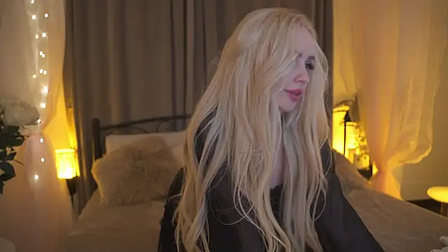 Snapshot of Faster_maci chatting on 01/15/25, 05:15 Faster maci online show from 01/15/25, 05:15