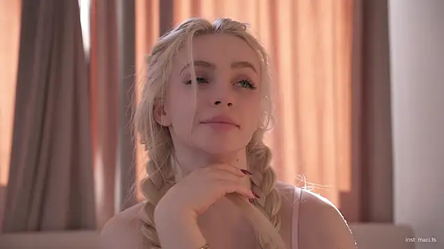 Snapshot of Faster_maci chatting on 03/20/25, 10:21 Faster maci online show from 03/20/25, 10:21