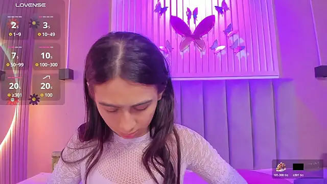 Snapshot of diosa_cristal chatting on 10/29/25, 03:31 diosa cristal online show from 10/29/25, 03:31