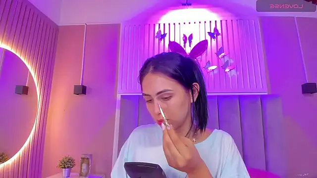 Snapshot of diosa_cristal chatting on 12/16/25, 04:06 diosa cristal online show from 12/16/25, 04:06