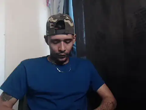 Snapshot of RickyGrey77 chatting on 12/10/24, 04:27 RickyGrey77 online show from 12/10/24, 04:27