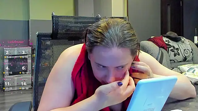 1lindsey1 online show from 10/24/25, 06:37