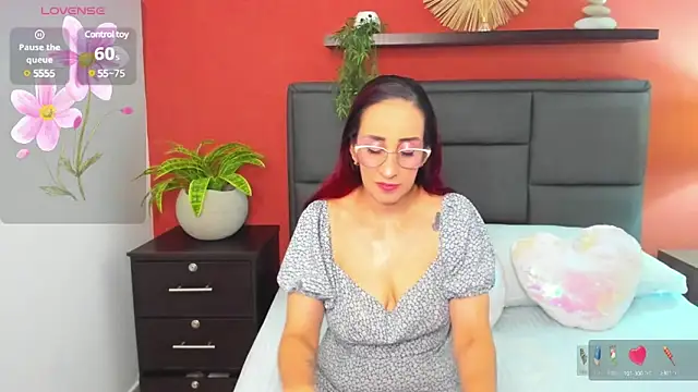 Snapshot of jadde13_ chatting on 12/06/24, 02:35 jadde13 online show from 12/06/24, 02:35