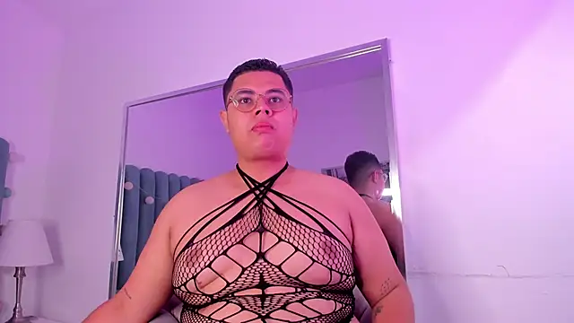 Snapshot of Tom_Silver__ chatting on 12/01/24, 04:51 Tom Silver online show from 12/01/24, 04:51