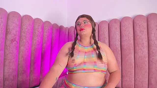 Snapshot of Tom_Silver__ chatting on 12/22/24, 02:38 Tom Silver online show from 12/22/24, 02:38