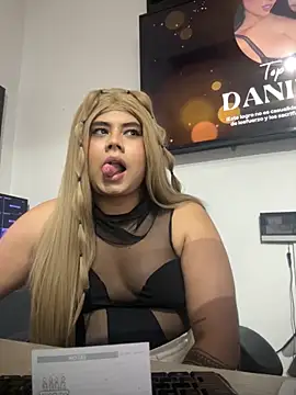 Snapshot of Tom_Silver__ chatting on 10/08/25, 05:05 Tom Silver online show from 10/08/25, 05:05